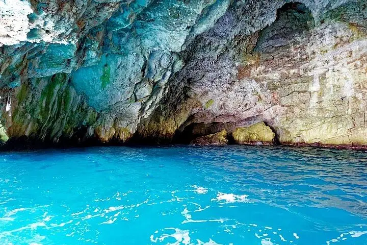 Half-Day Tour in Blue Hole mineral spring Negril with Transportation