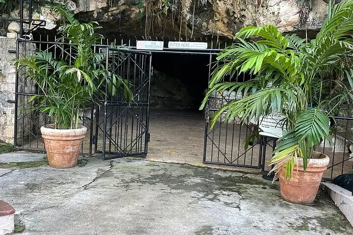 Green Grotto Caves and Dunn’s river falls combine tour from Montego Bay