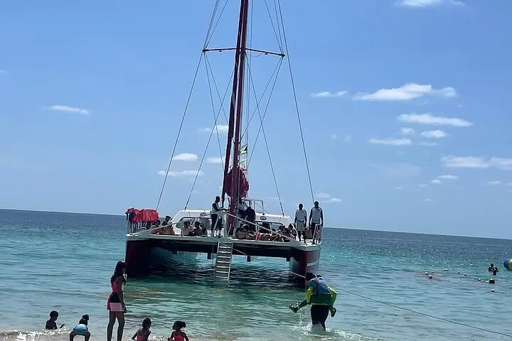 Half-Day Private Catamaran And Dunn's River Falls Tour in Ocho