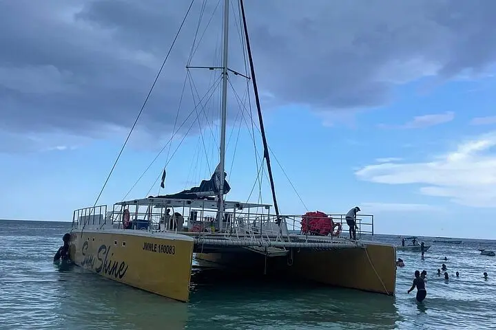 Half-Day Private Catamaran And Dunn's River Falls Tour in Ocho