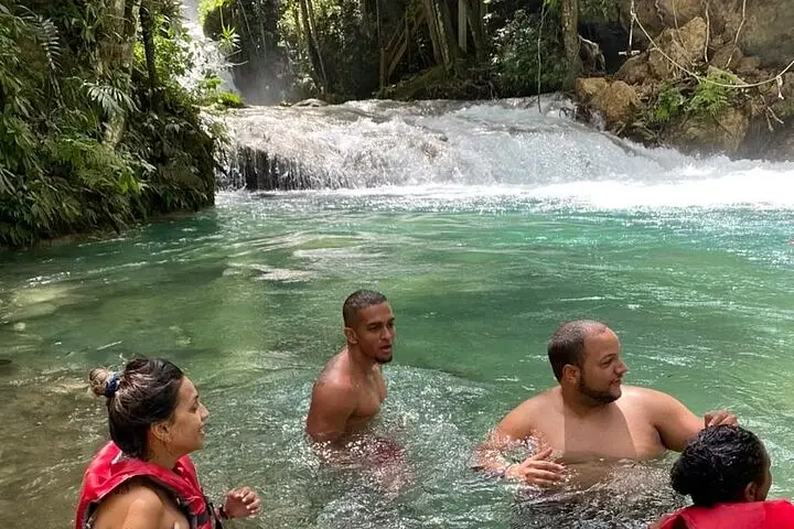 Combined Dunn’s River Falls Blue Hole & white river rafting